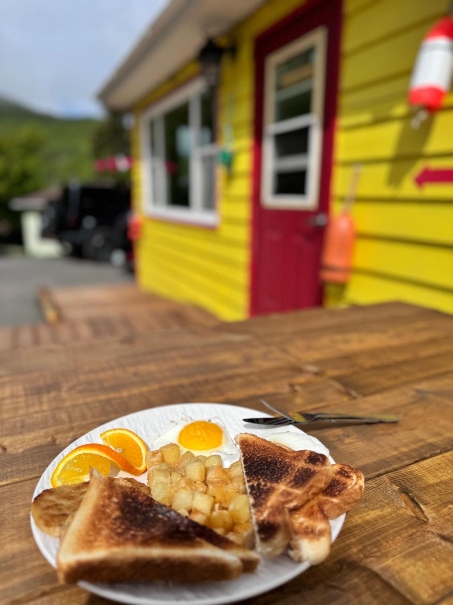 Knotty Pine Cottages, Suites & Motel Rooms 인고니시 외부 사진