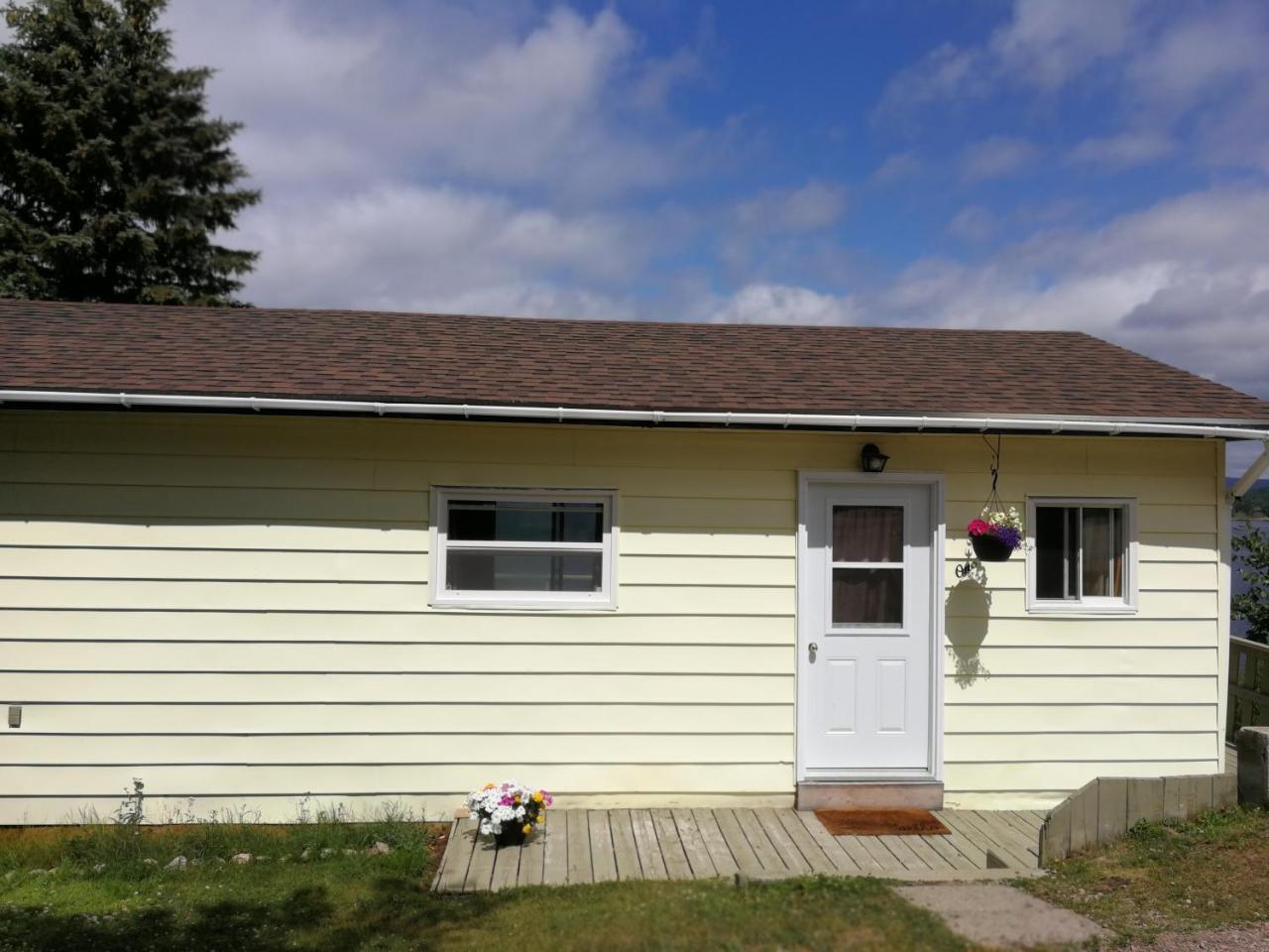 Knotty Pine Cottages, Suites & Motel Rooms 인고니시 외부 사진