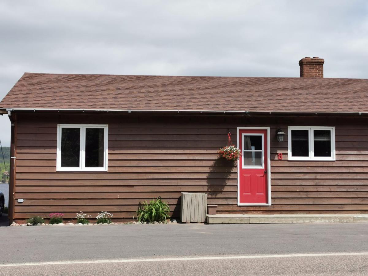 Knotty Pine Cottages, Suites & Motel Rooms 인고니시 외부 사진